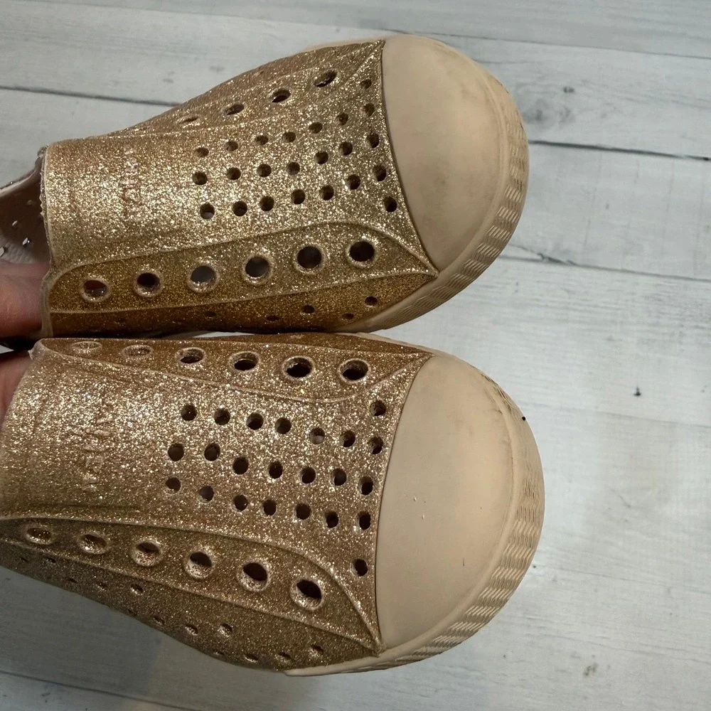 Native Jefferson girls slip on shoes gold glitter little kids size 7